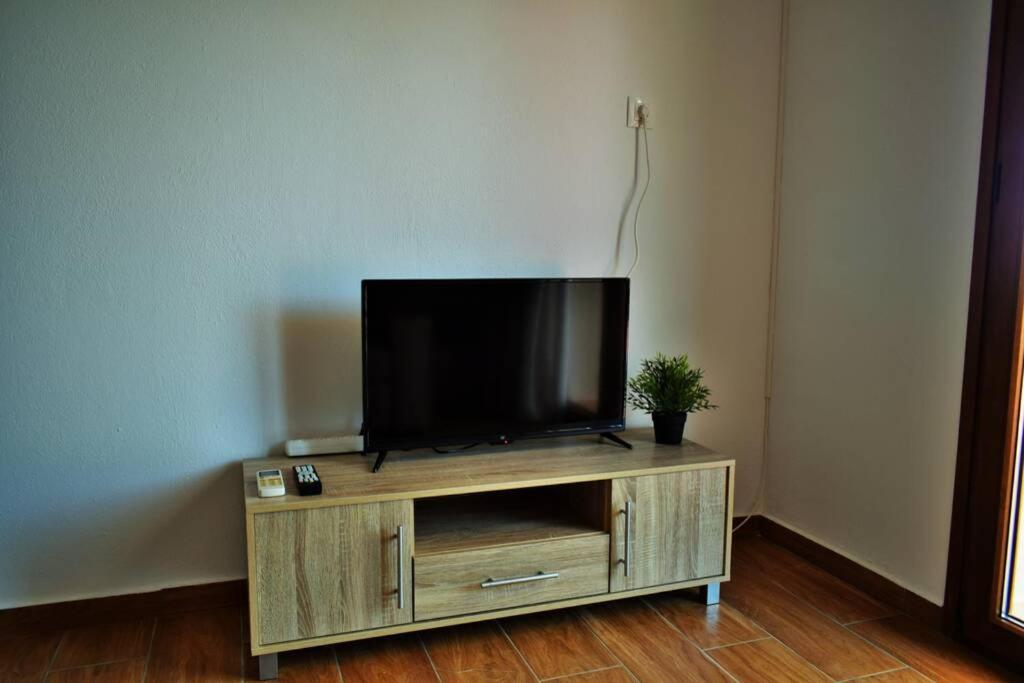 פטיטיריון Meltemi Appartment מראה חיצוני תמונה